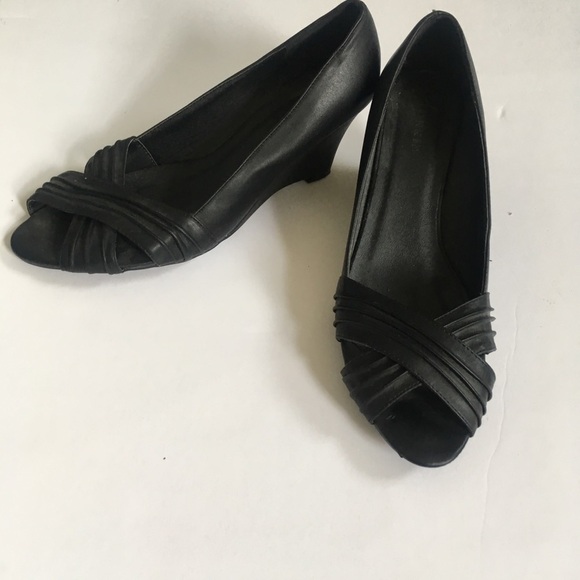 Size 11 W Black Torrid Wedges Heels - Casual - Business - Office - Picture 1 of 7